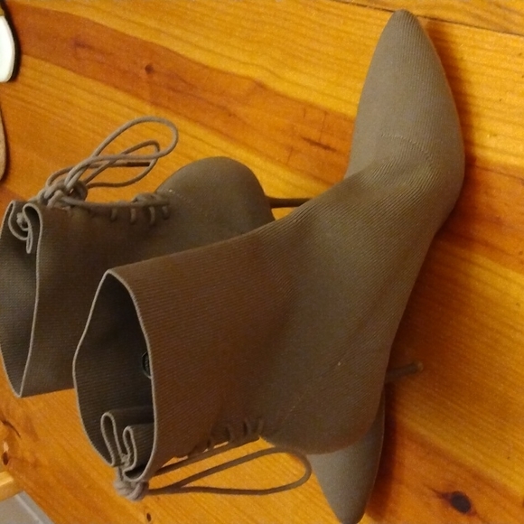 Zara Basic Collection, lace up booties - Picture 1 of 7